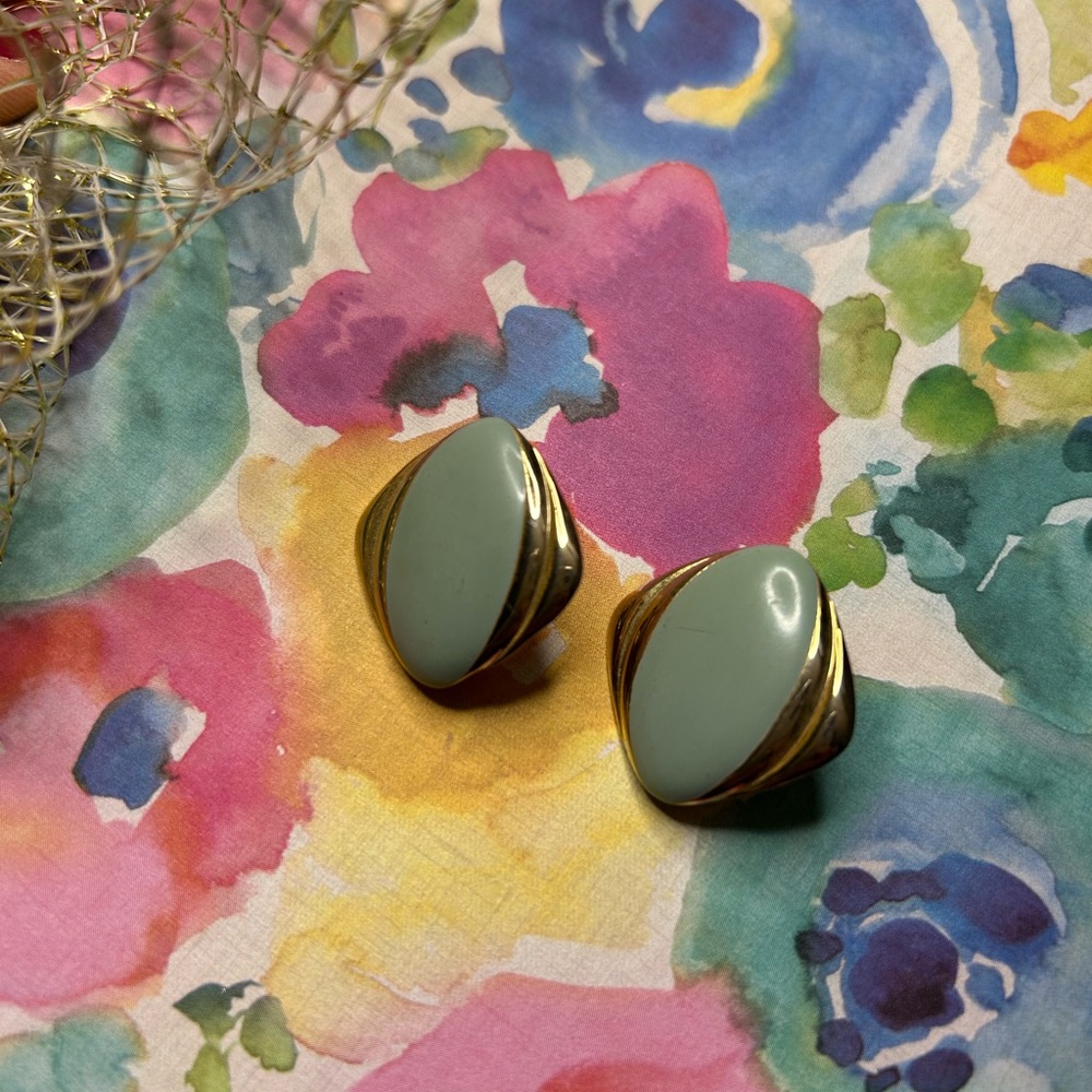 Vintage Gold and Mint Elegant Clip-On Earrings